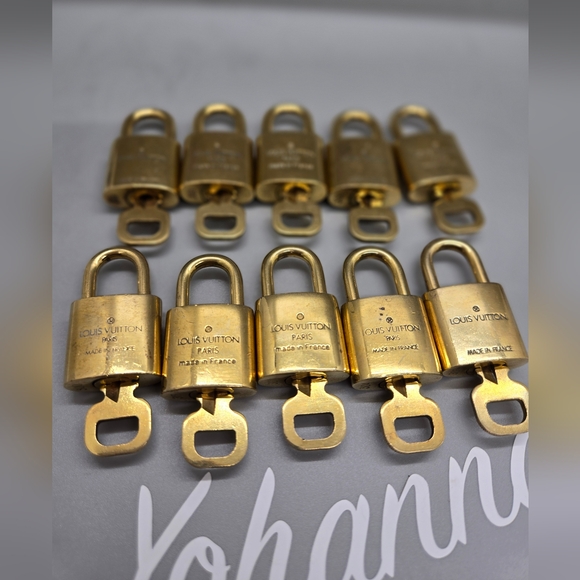 SOLD! PICK ONE: EUC Louis Vuitton 300s lock and keys brass - Picture 4 of 6